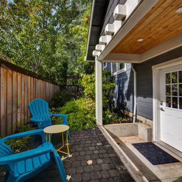 Quaint Craftsman ADU in Portland - Entry