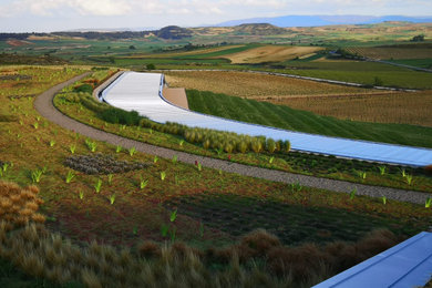Foto de acceso privado rústico extra grande en primavera en azotea con exposición total al sol