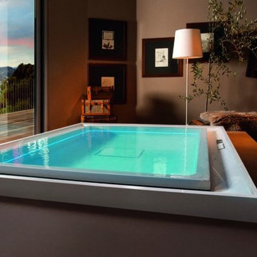 Aquatica Fusion Cube HydroRelax Jetted Outdoor/Indoor Bathtub