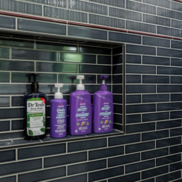 Walk-In Shower with Built-in Shampoo Niche and Two-Tone Tile