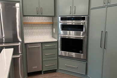 Transitional kitchen photo in Oklahoma City