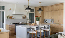 Houzz Tour: Designer’s Own Custom Home on Lake Minnetonka