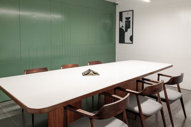 Example of a minimalist dining room design