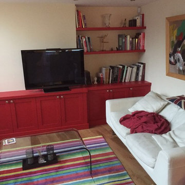 Alcove across chimney breast breakfront to allow for sofa