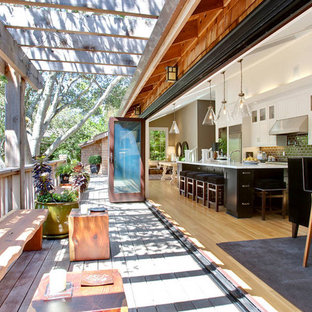 サンフランシスコのトランジショナルスタイルのおしゃれなデッキ (パーゴラ) の写真