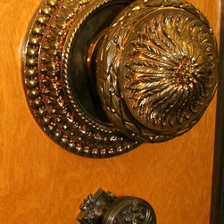 Decorative Hardware - Cabinet And Drawer Knobs