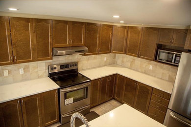 Kitchen photo in Toronto