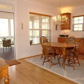 Houzz inspired eat-in kitchen