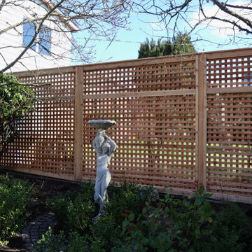 Cedar window pane lattice fence with framed panels – Seattle