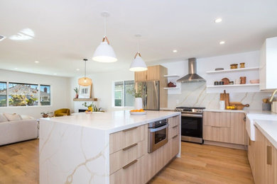 Example of a mid-sized trendy home design design in San Francisco