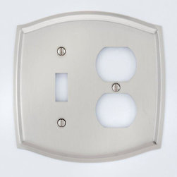 SW205.619 Switch Plates Colonial - Switch Plates And Outlet Covers