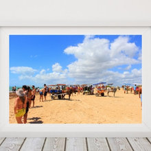 Tourits and carriages drawn by horses, Galinhos - RN, Brazil. Downloada