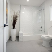 longview guest bathrooms