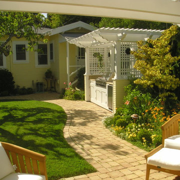 Bungalow garden structure