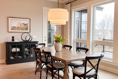 Example of a dining room design in Minneapolis