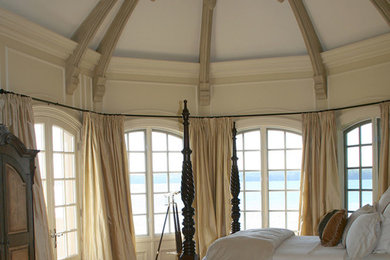 Example of a classic bedroom design in Toronto