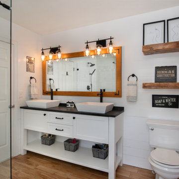 Relaxed Master Bathroom