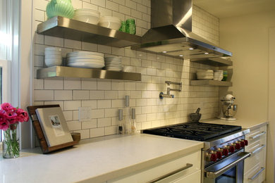 Kitchen - farmhouse kitchen idea in San Francisco