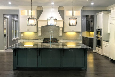 Example of an arts and crafts kitchen design in Houston