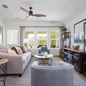 Austin, Texas | Sun Chase – Landmark Paramount Family Room