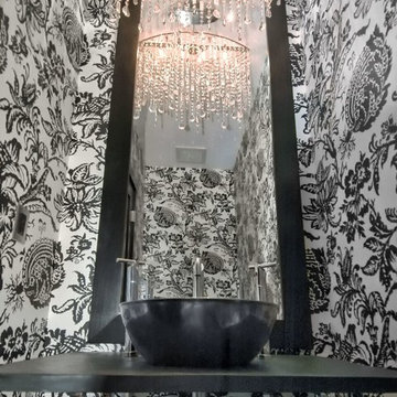 Black and White Powderroom