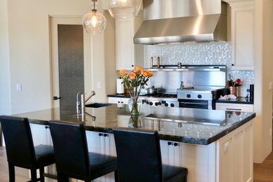 Kitchen photo in Phoenix