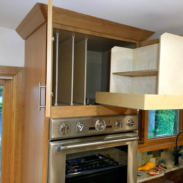 Pull-Out Tray with Adjustable Shelf