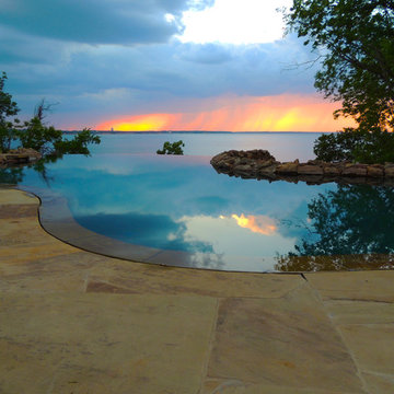 Natural Pool with Perimeter Overflow Edge on Lake Texoma