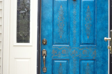 Example of a classic entryway design in St Louis