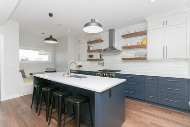 Kitchen - transitional kitchen idea in Calgary