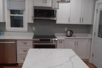 Kitchen - kitchen idea in New York