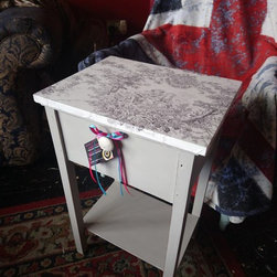 SOLD-&pound;45.00 Vintage sewing box... - Products