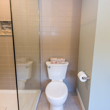 Modern Bath with Soaking Tub
