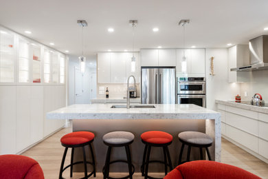 Example of a kitchen design in Vancouver