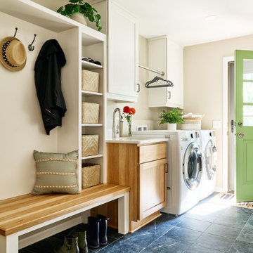 Rustic and white in Plymouth - Laundry mudroom