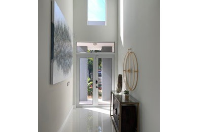 Example of a minimalist home design design in Miami