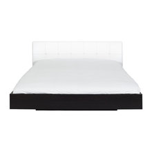 Love this bed.