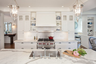 Kitchen - contemporary kitchen idea in Vancouver