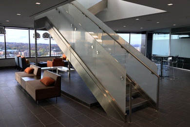 Example of a minimalist staircase design in Richmond