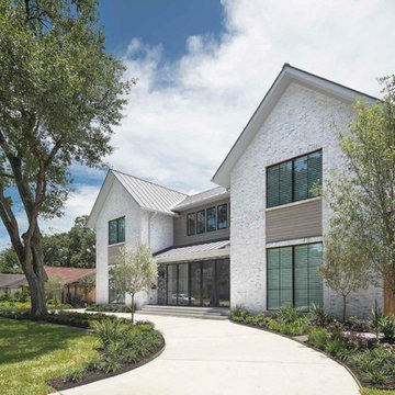 02 - Transitional Farmhouse Front Drive