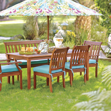 Laid-Back Outdoor Dining