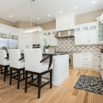 Inverary White Transitional Lakehouse