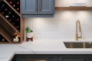 Home bar - transitional home bar idea in Toronto