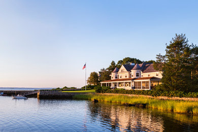 Example of a classic exterior home design in New York