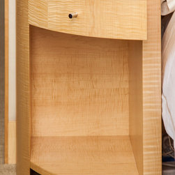 Tiger Maple Bedroom Suite - Nightstands And Bedside Tables