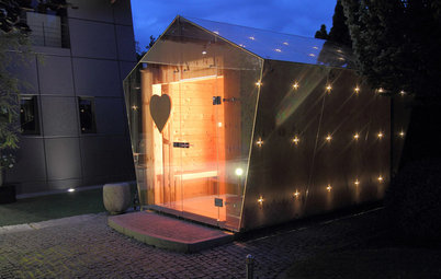 Spionspiegelglas und LED: Ein Saunahäuschen in Nürnberg rüstet auf