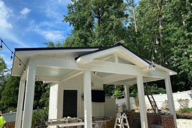 Example of a transitional home design design in Atlanta