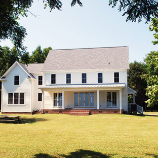 他の地域のカントリー風おしゃれな家の外観 (木材サイディング、切妻屋根、戸建、板屋根) の写真