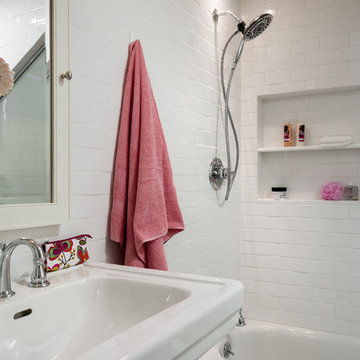 Simple Guest Bath