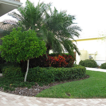 Before the transformation, a typical front entrance bed. I pulled the bed out to